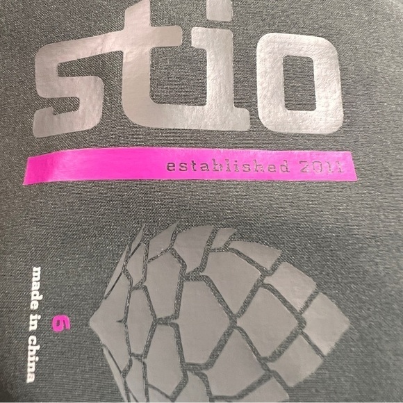 STIO Outdoor wear Pants. No size. NWOT. Tie at waist over Velcro & Zip closure. - Picture 6 of 11